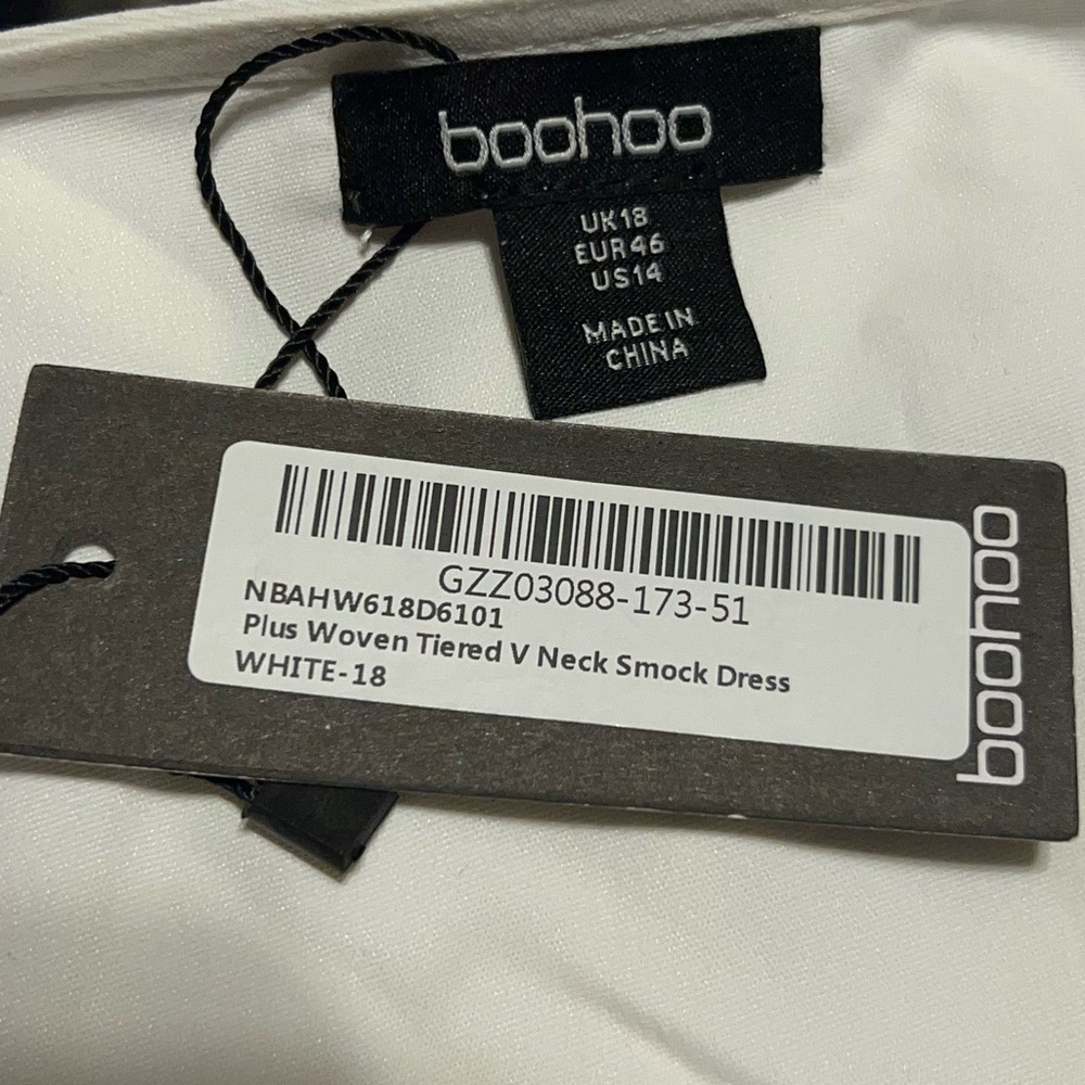 Boohoo White Woven Tiered V Neck Smock Dress (US Size 14) - Picture 4 of 6